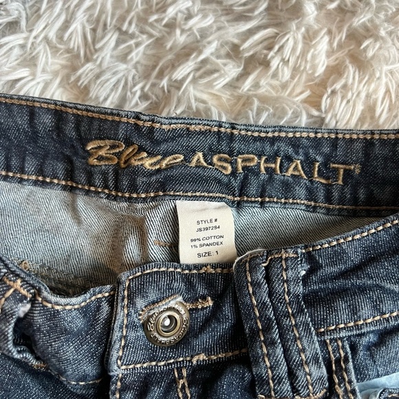 Blue Asphalt dark wash cut off short - Picture 2 of 3